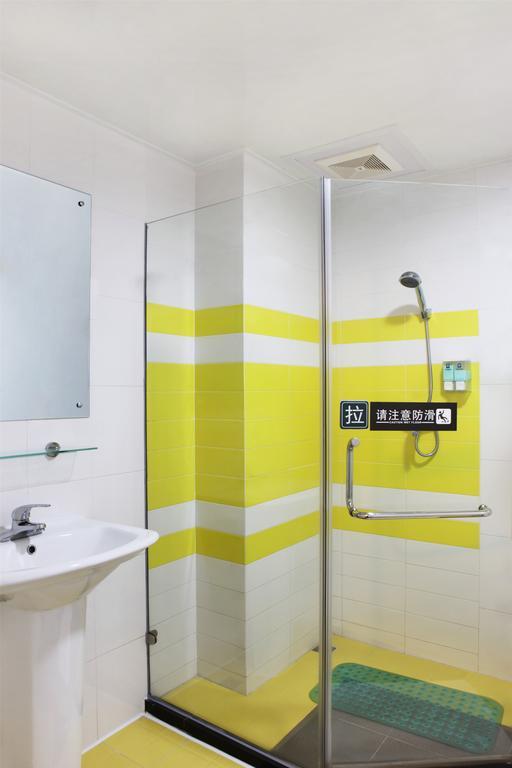 7Days Inn Hangzhou Xiasha Gaosha Subway Station Business Street Exterior photo