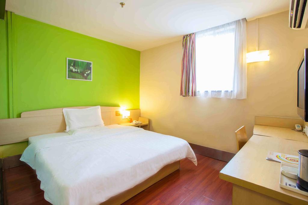 7Days Inn Hangzhou Xiasha Gaosha Subway Station Business Street Room photo